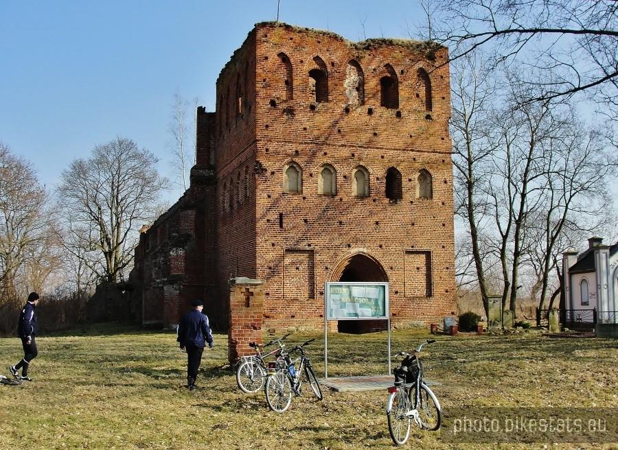 Ruiny starego kościoła.