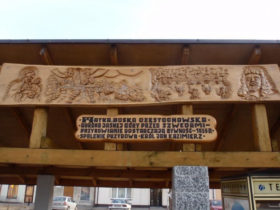 Przyrów - jedna z tablic-płaskorzeźb na rynku