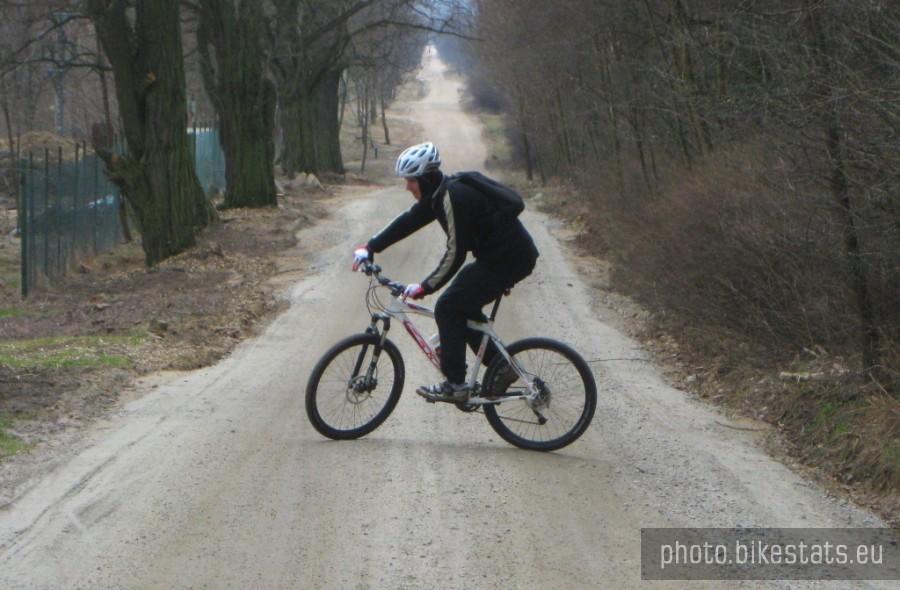 Szutrowa prosta w Klinach.