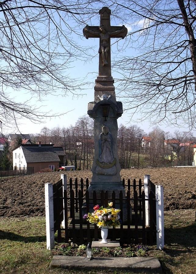 Krzyż z czaszką odnaleziony