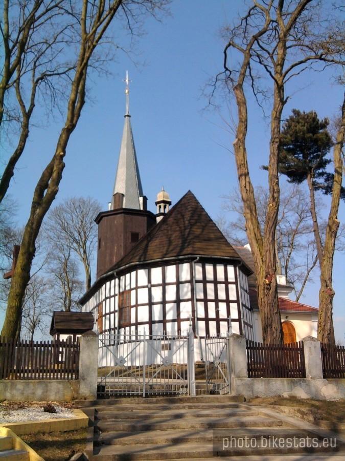 Uzarzewo - Kościół p.w. św. Michała Archanioła