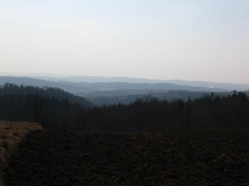 Góry, góreczki- widok z Borówek.