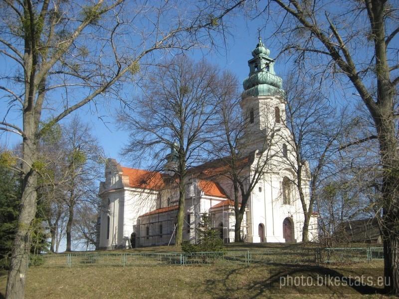 Sanktuarium Matki Bożej Pocieszenia w Dąbrówce Koscielnej.
