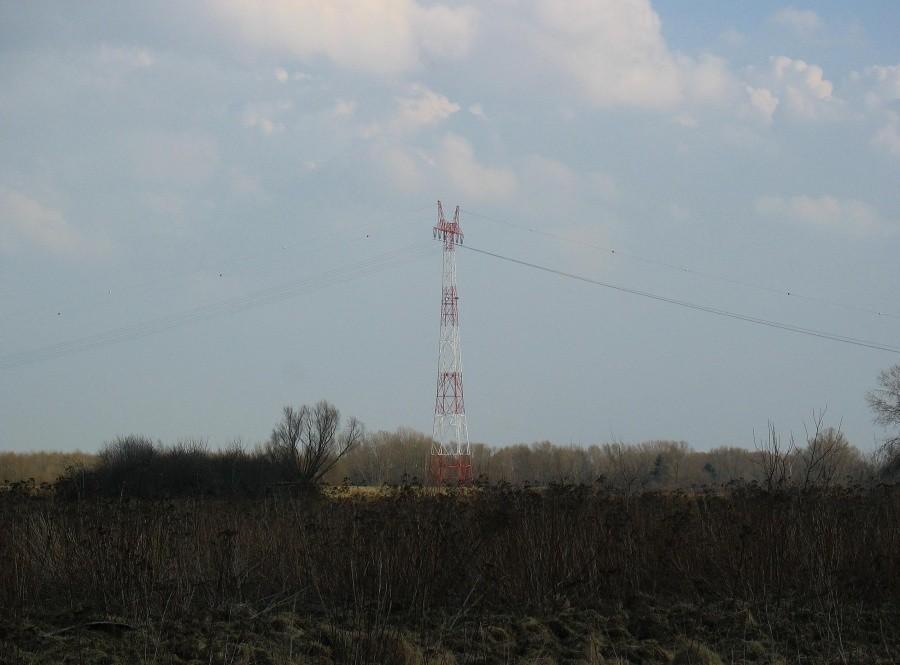 Słup linii energetycznej nad Wisłą