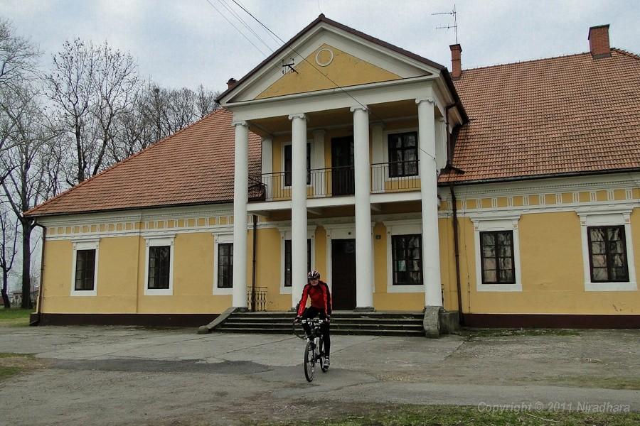 dworek w Kobiernicach od frontu