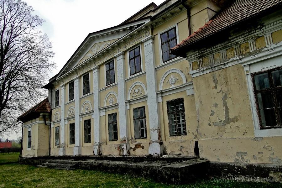 dworek w Kobiernicach od zadu