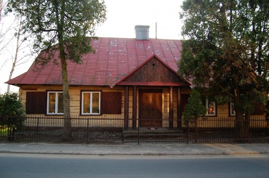 Zabytkowy dom z II połowy XIX w. - Osieck- miejsce waypointa