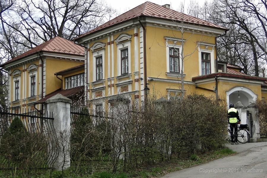 i znów pałac
