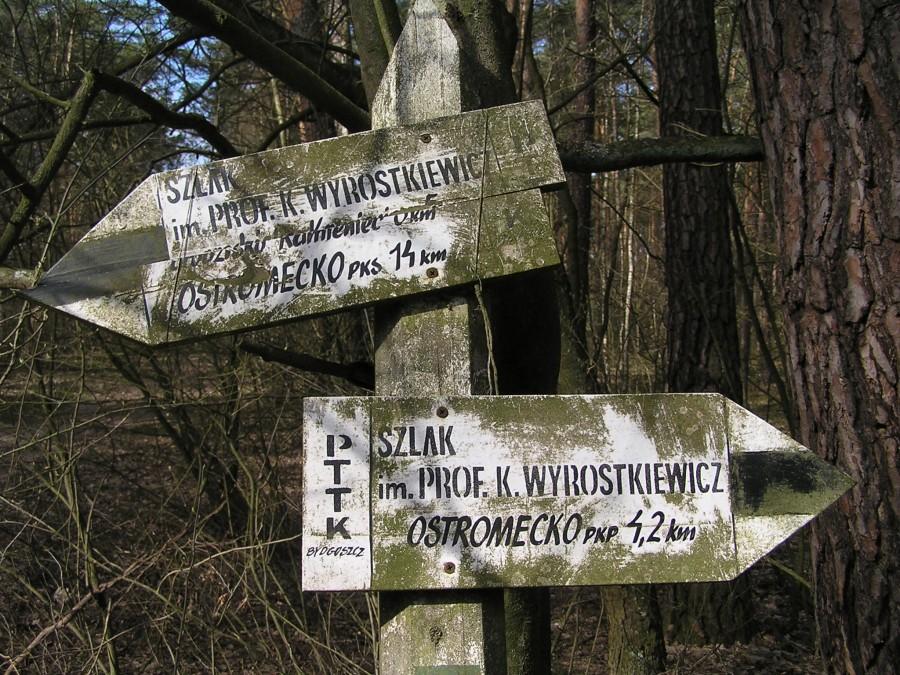 Urokliwe tablice czekające na wymianę:)
