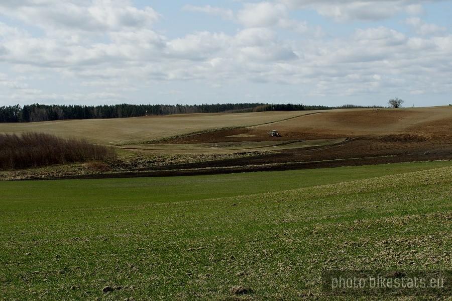 Wiosenne prace w polu