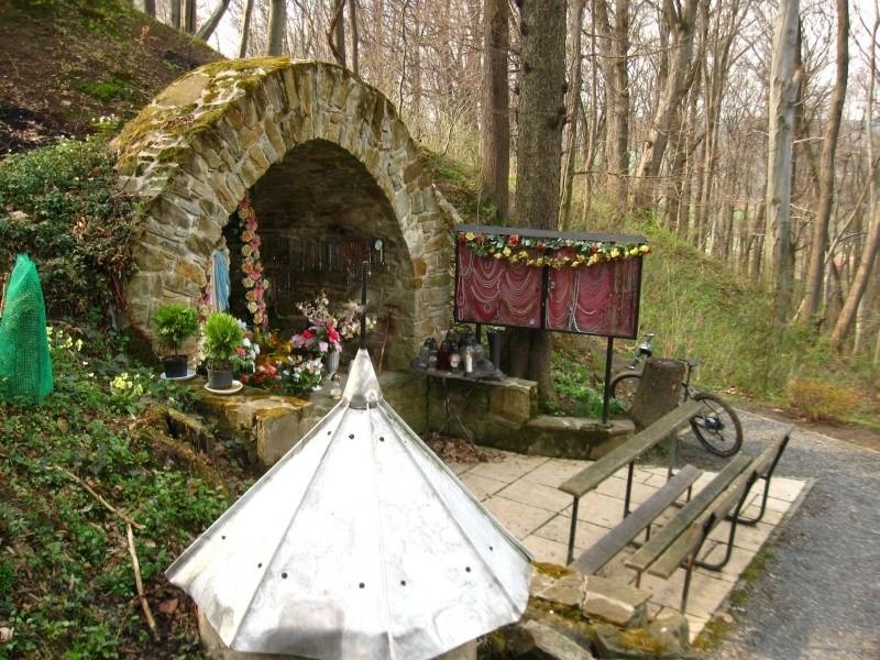 Przy źródełku.