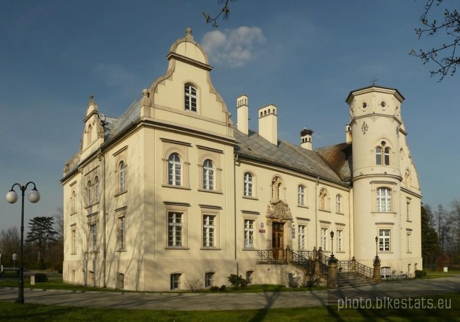 USC Gierałtowice (pałac von Raczek)