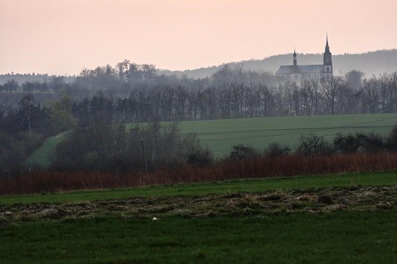 Nadciąga mgła.