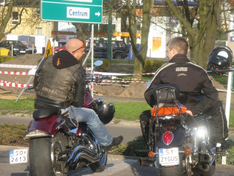 Motocykliści... bo benzyna po 5,00 zł ;-)
