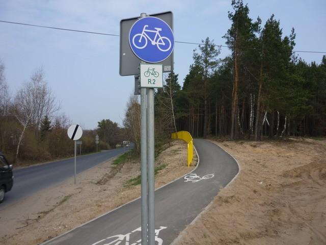 A tu mamy do czynienia z profesjonalnie wykonaną drogą rowerową.