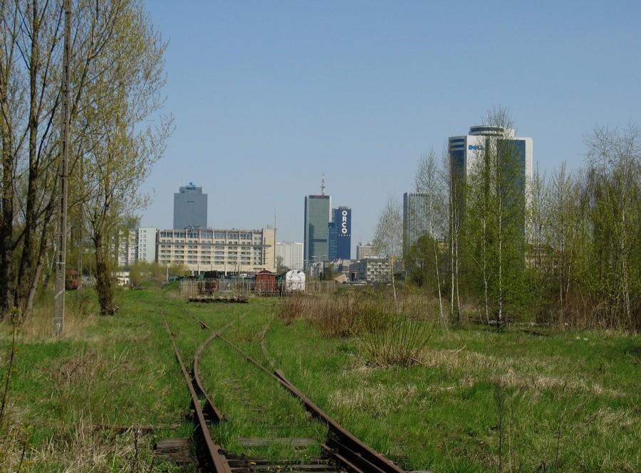 Widok z bocznicy przy Głównym