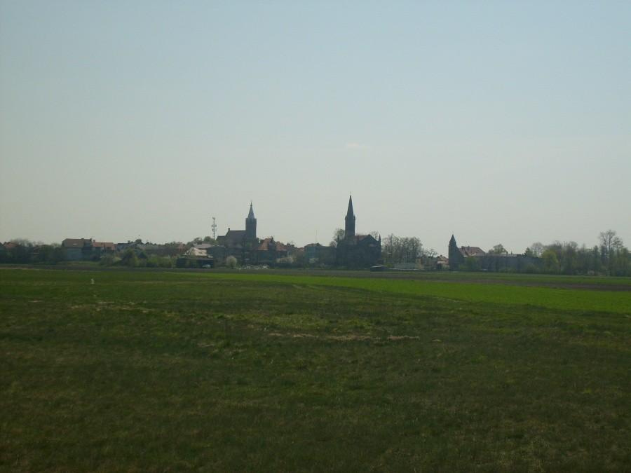Stawiszyn z oddali