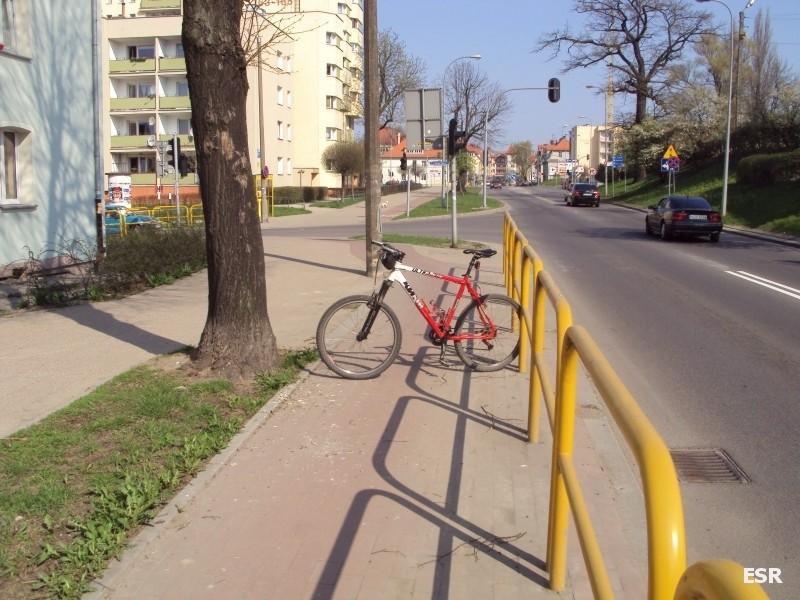 Blokada ścieżki rowerowej.