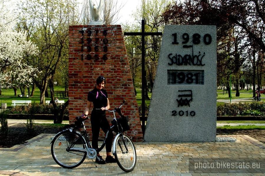 Pomnik Solidarności w tczewskim parku