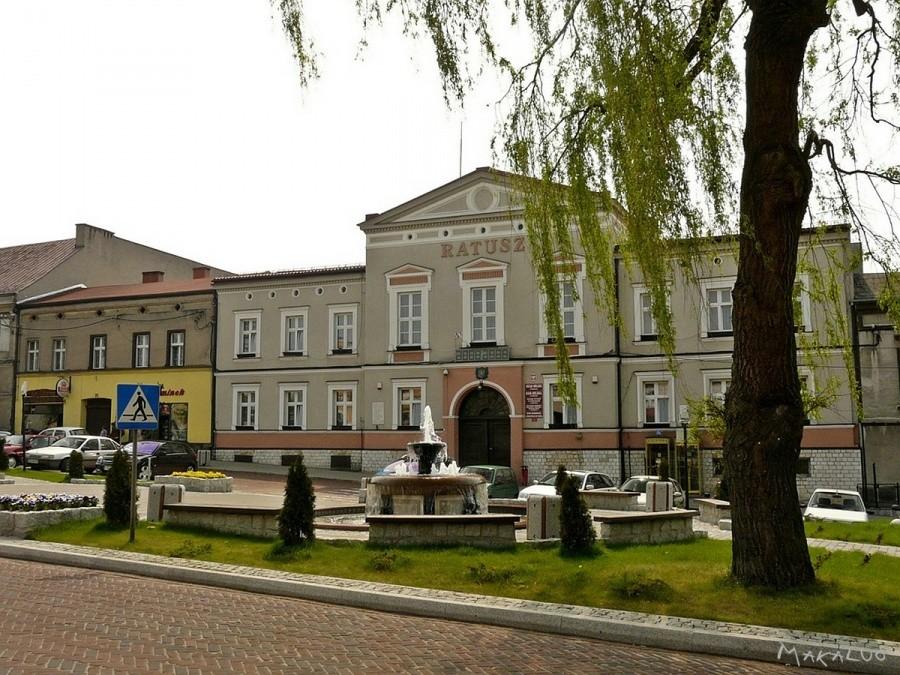 Woźniki-Ratusz