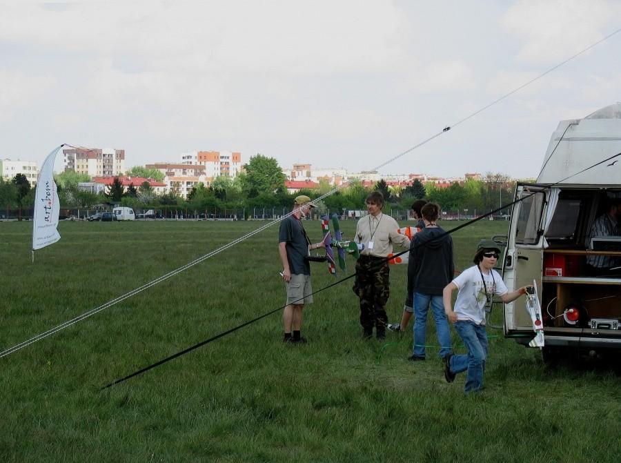 Przygotowania do startu modeli z I wojny światowej