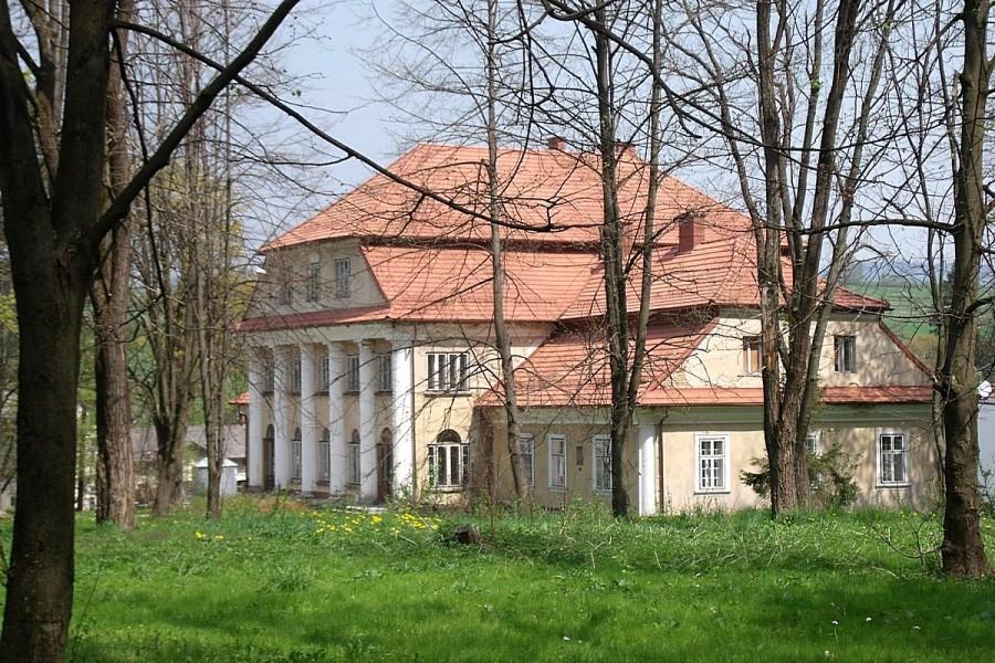 Nieznany pałac od tyłu.