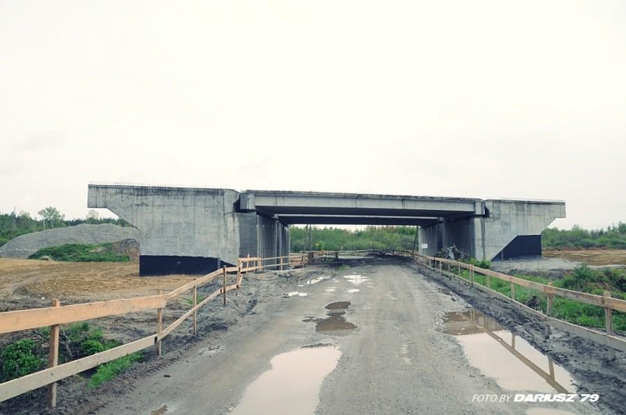 Budowany most na autostradzie A4 w Biadolinach