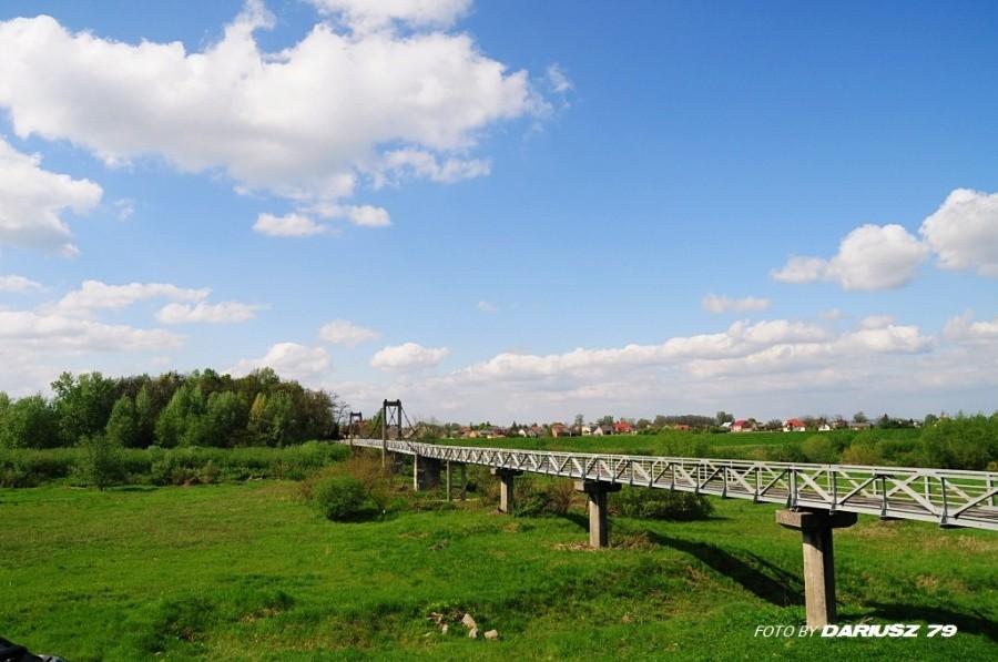 Mikulszowice - Kładka na rzece raba
