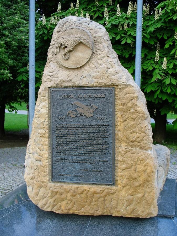 Kamień Lotniska Mokotowskiego