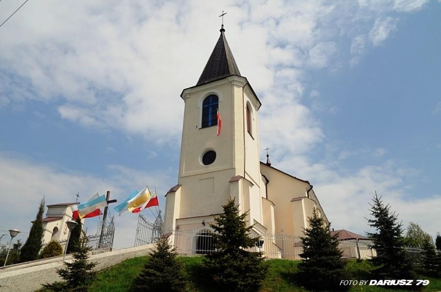 Breniszów - Kościół