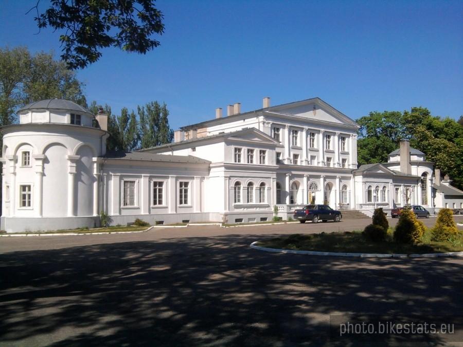 Pałac Mielżyńskich w Iwnie