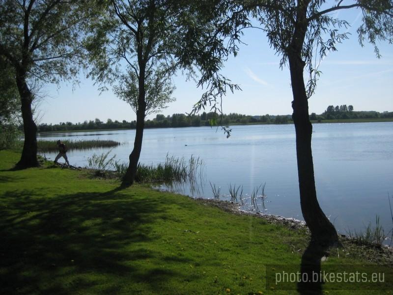 Jezioro Gorzuchowskie obok Kłecka.