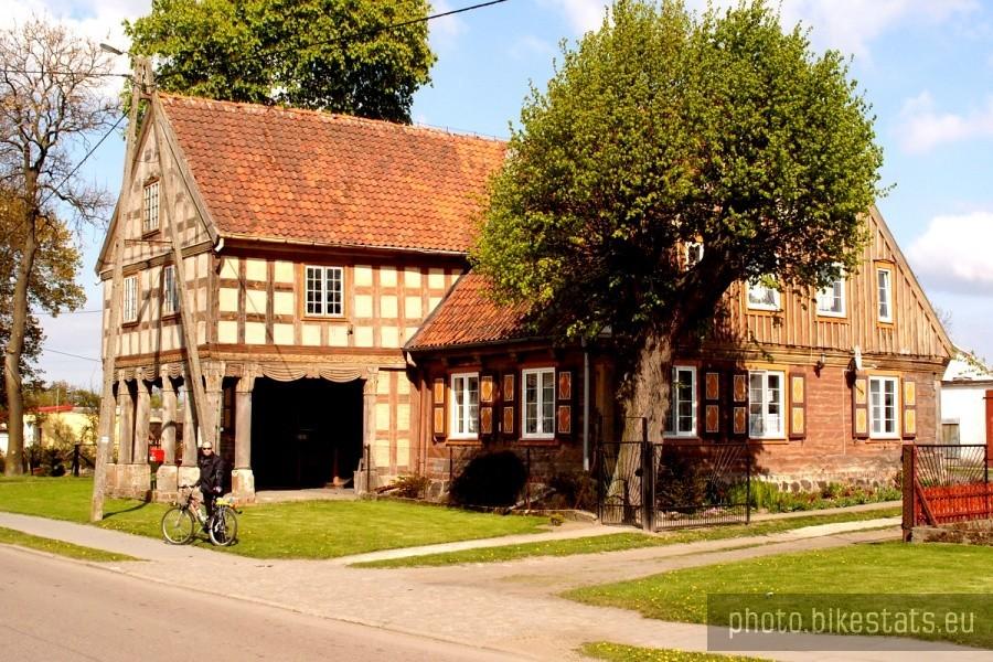 Dom podcieniowy w Nowej Kościelnicy wybudowany dla Wilhelma Classena w 1840 r.