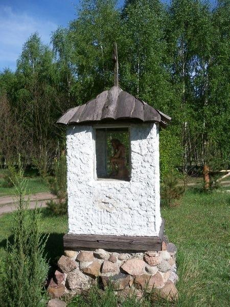 Kapliczka w okolicach Kirsztajnowa
