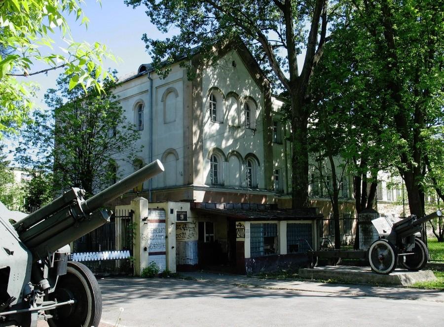 Góra Kalwaria - brama wjazdowa do jednostki KBW