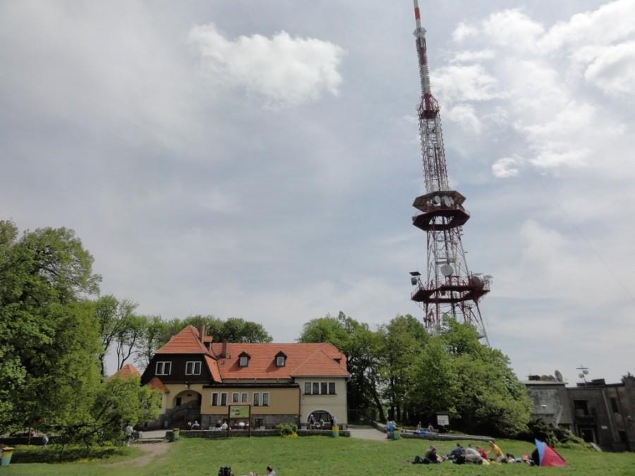 Schronisko i nadajnik na szczycie ślęży