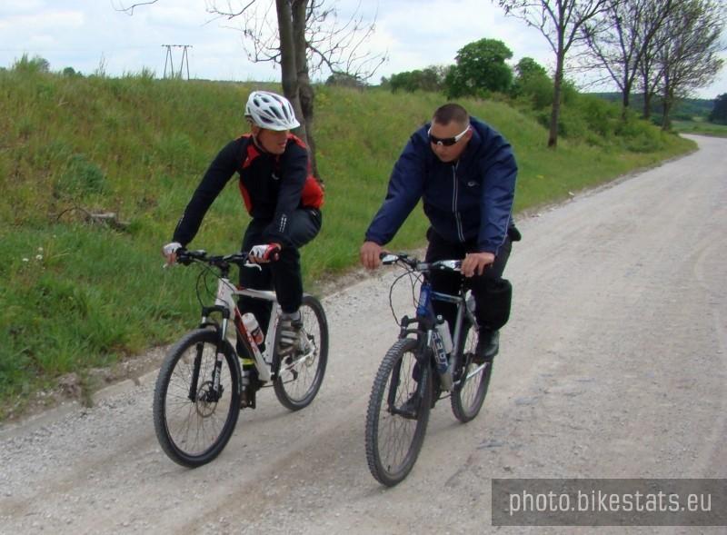 Na sprawnym rowerku można śmigać z humorem.