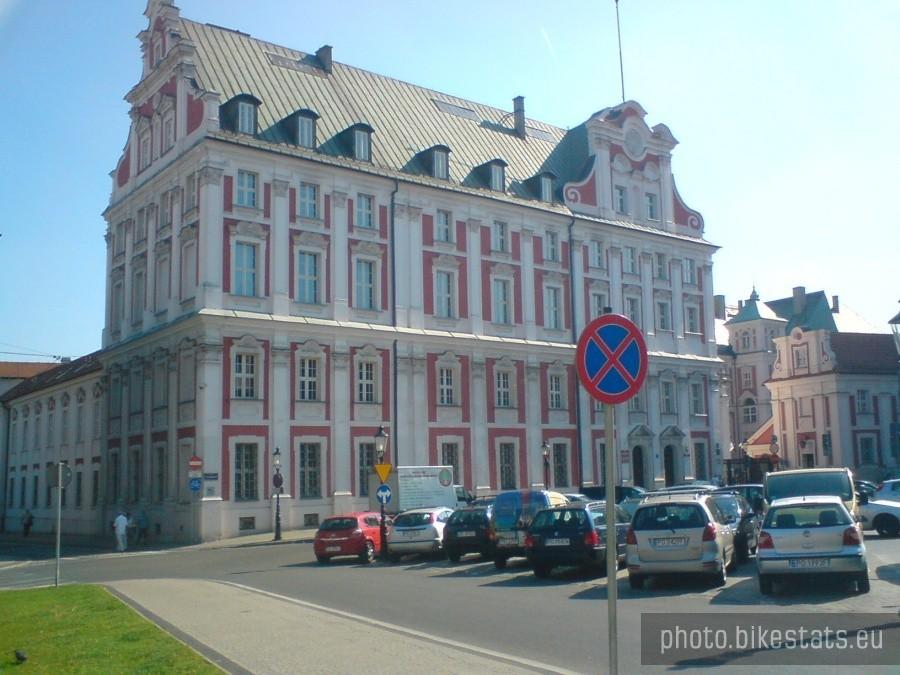 Urzad Prezydenta Poznania, przy placu Kolegiackiem