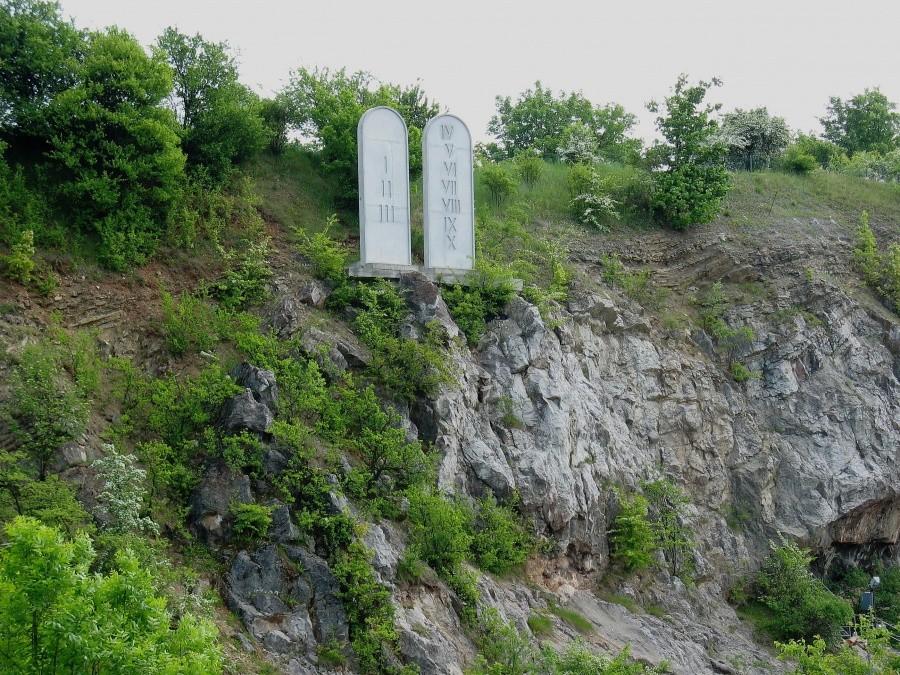Kadzielnia - tablice Mojżeszowe