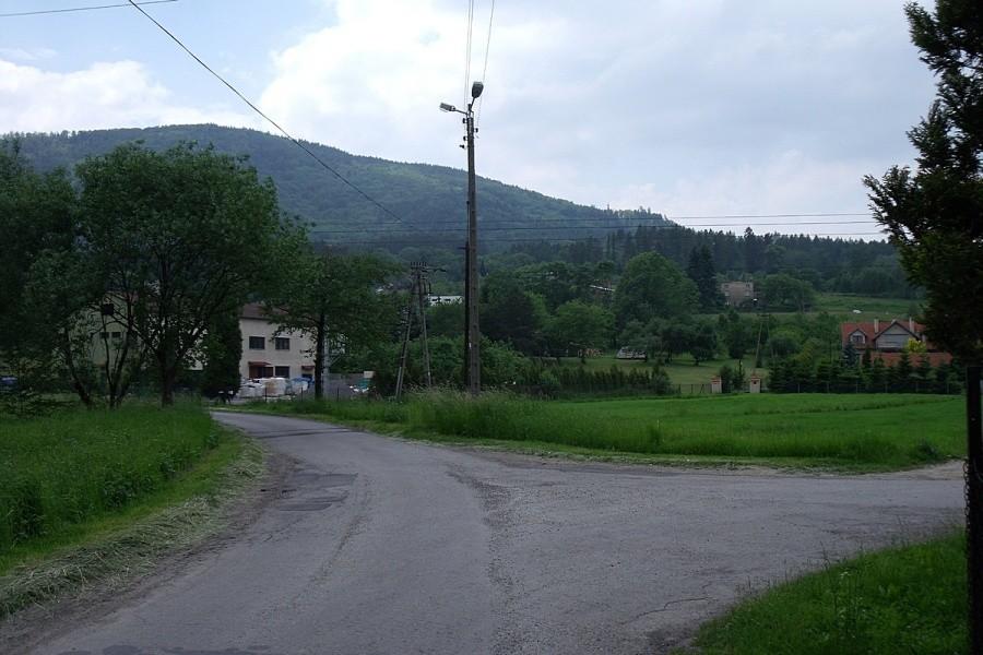 Dojedziesz do takiego rozjazdu, skręć w lewo