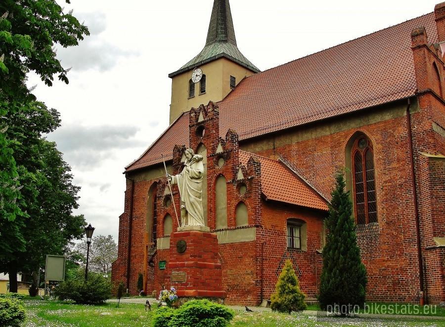 Kościół w Skarszewach.