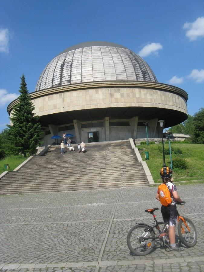 Igorek patrzy na Planetarium