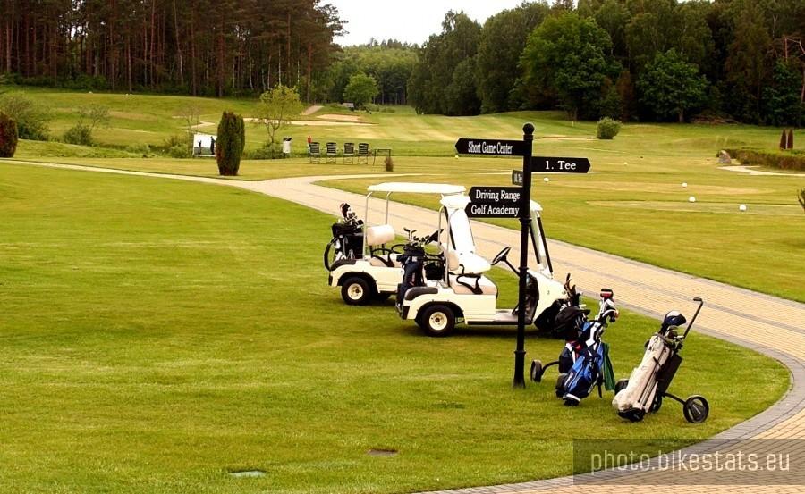 18-dołkowe pole golfowe w Postołowie.