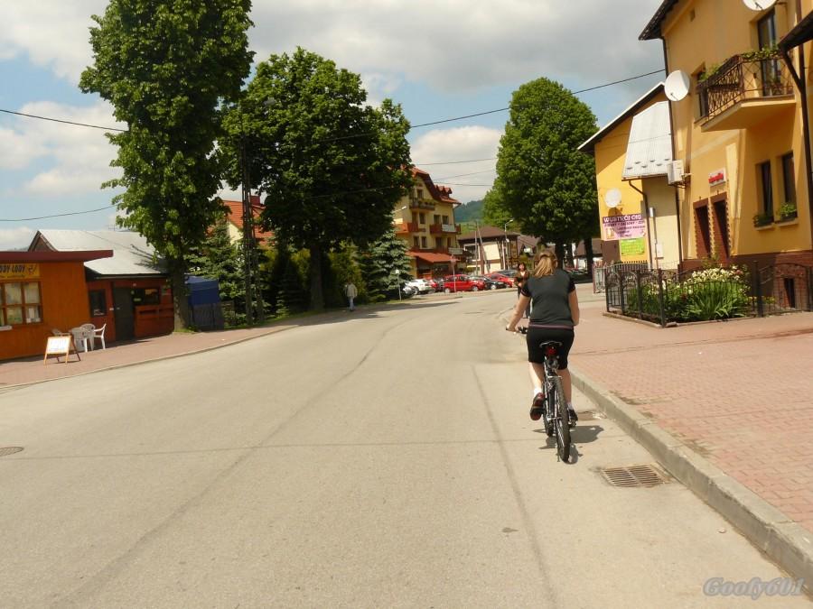 Zasuwamy przez puste centrum :)