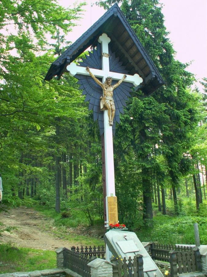 Biały Krzyż na Przełęczy Salmopolskiej