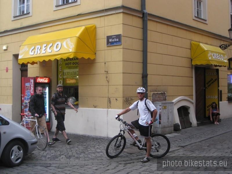 Tutaj zawsze na kebab łażę - najlepszy bar w mieście :-)
