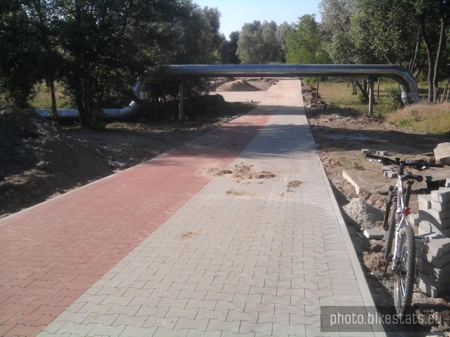 Ścieżka za obietkami Unii Swarzędz w budowie