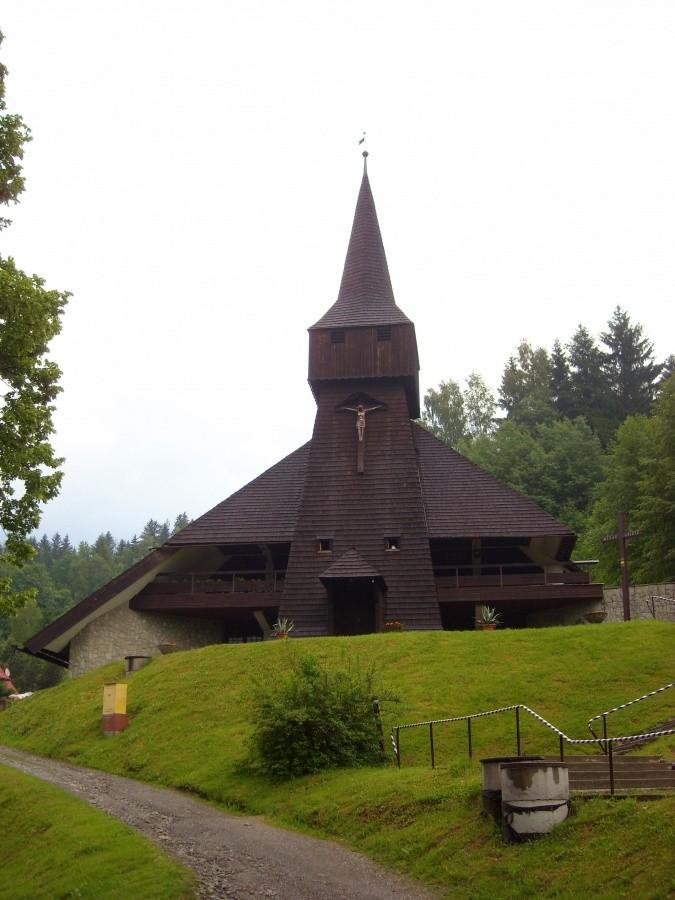 Drewniany kościół w Wiśle Głębce.