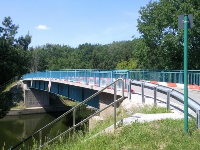 Most nad Odrą na szlaku rowerowym w kierunku na Schwedt