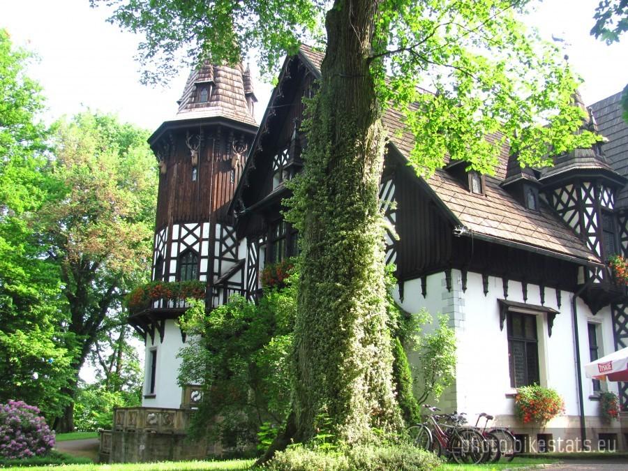 zamek myśliwski w Promnicach